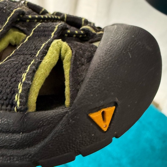Keen Baby Boys Sz 6 Waterproof Washable Hiking Shoes Unisex Blk/Grn - Picture 7 of 8